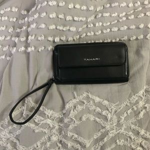 All black spacious wallet